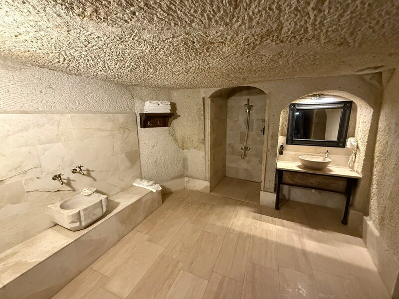 Leyla Cave House 101 — banyo