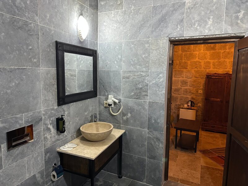 Leyla Cave House 304 — banyo