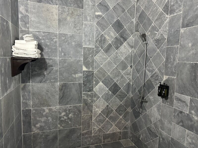 Leyla Cave House 304 — banyo