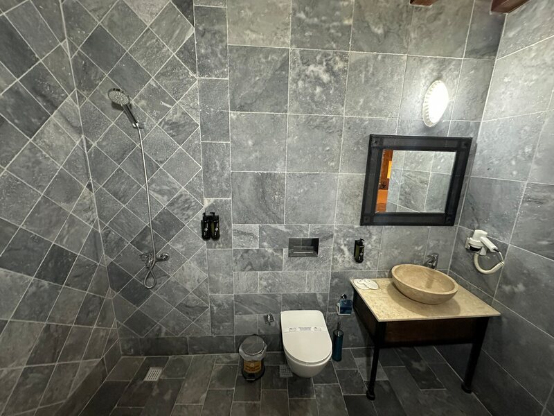 Leyla Cave House 304 — banyo